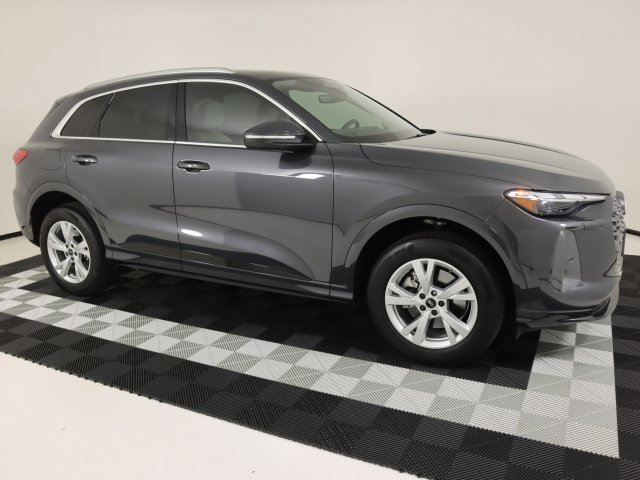 Certified 2025 Audi Q5 Premium w/ Convenience Package AWD/4WD image 6