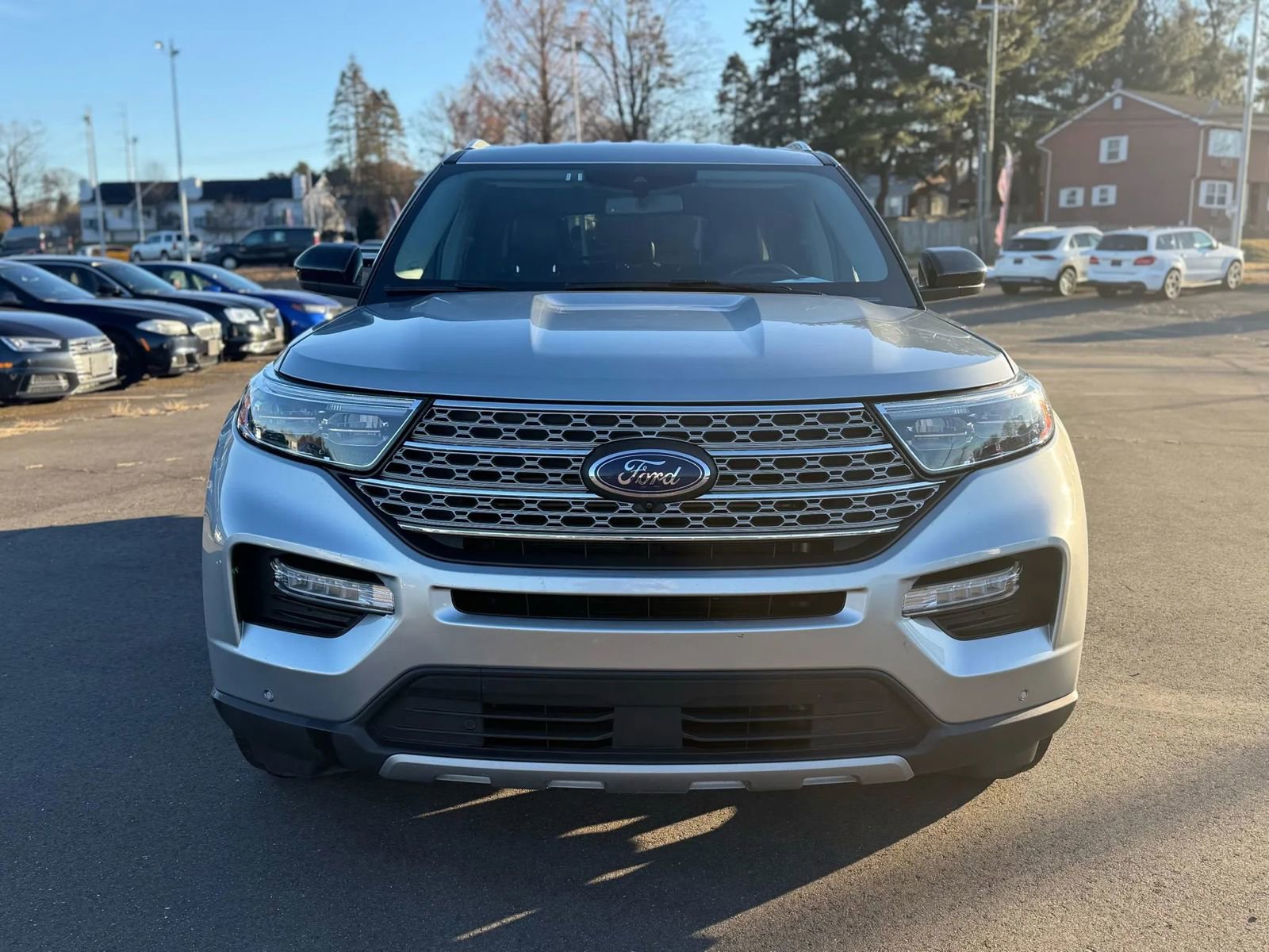 Used 2023 Ford Explorer Limited image 2