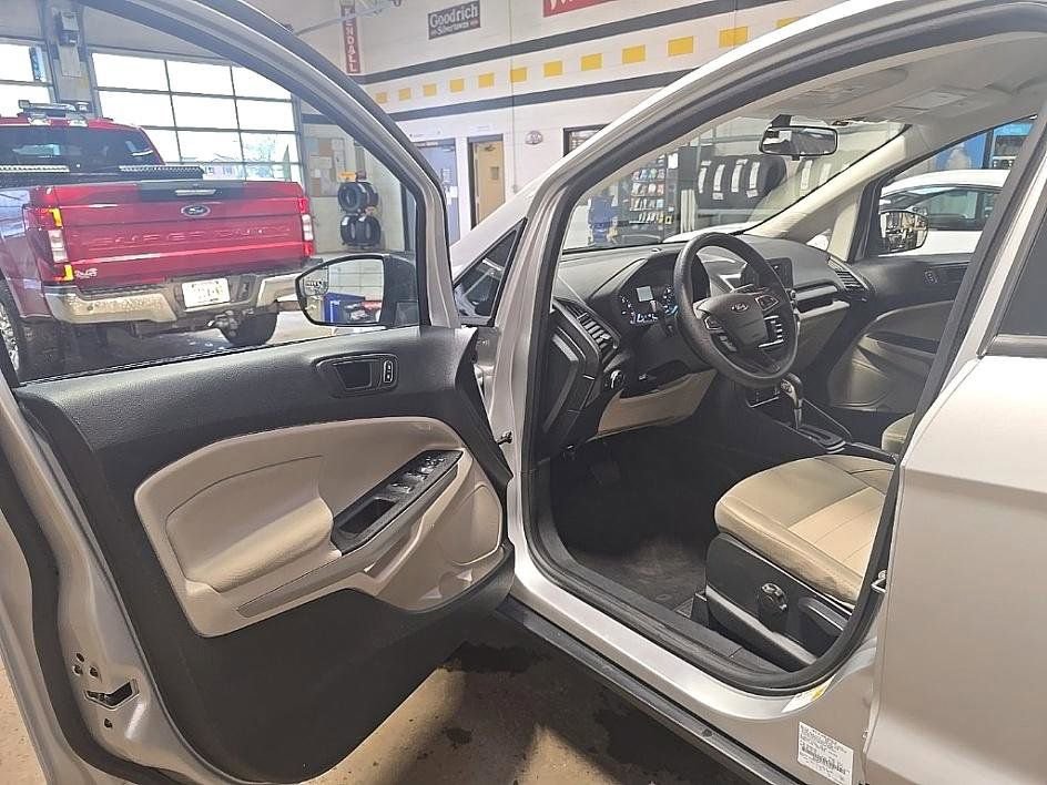 Used 2022 Ford EcoSport S image 9