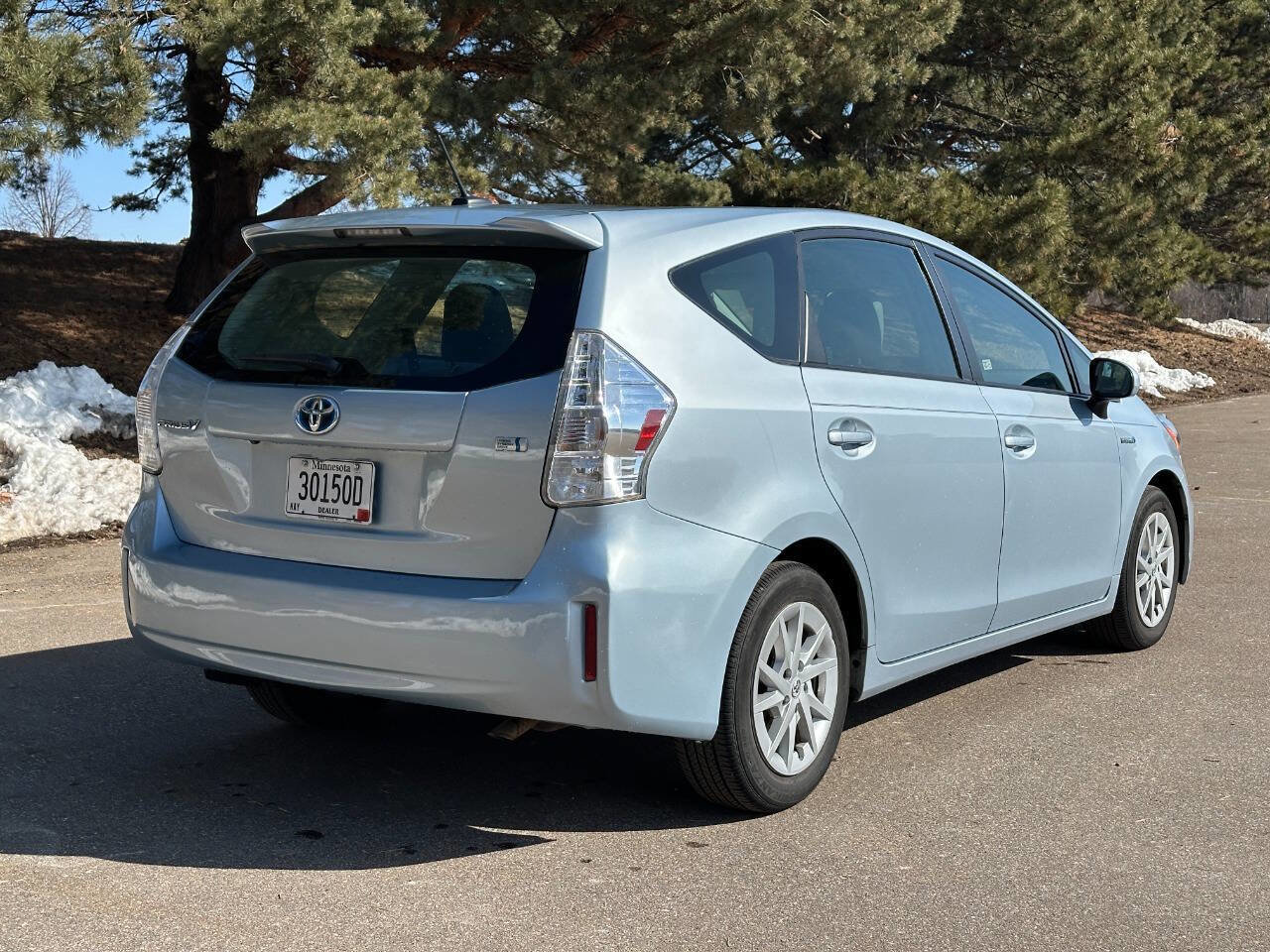 Used 2013 Toyota Prius V Three image 3
