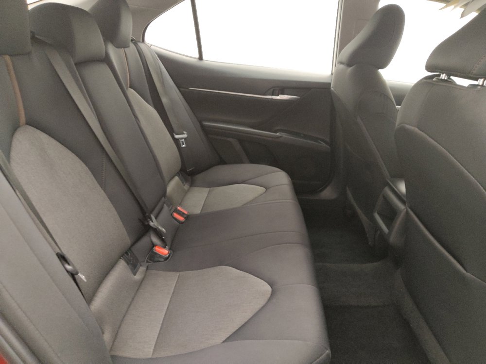 Used 2018 Toyota Camry LE FWD image 19