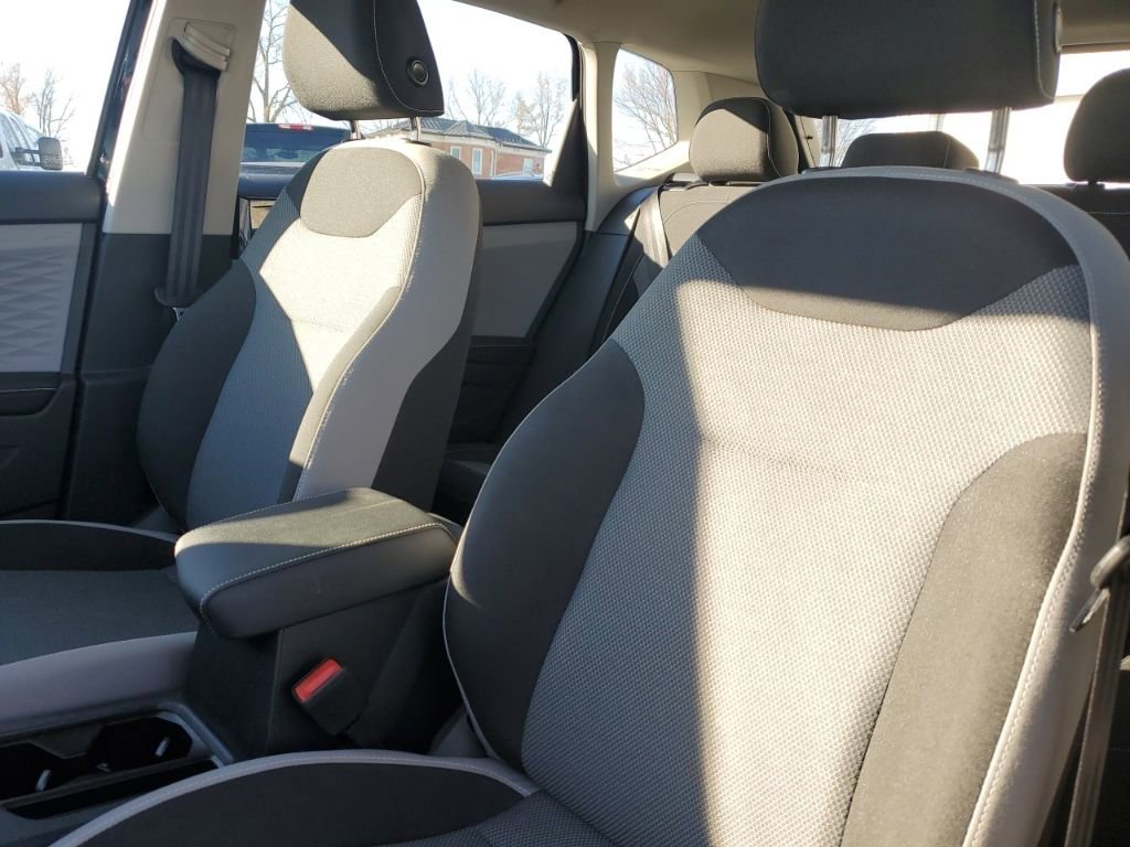 Used 2024 Volkswagen Taos S image 31