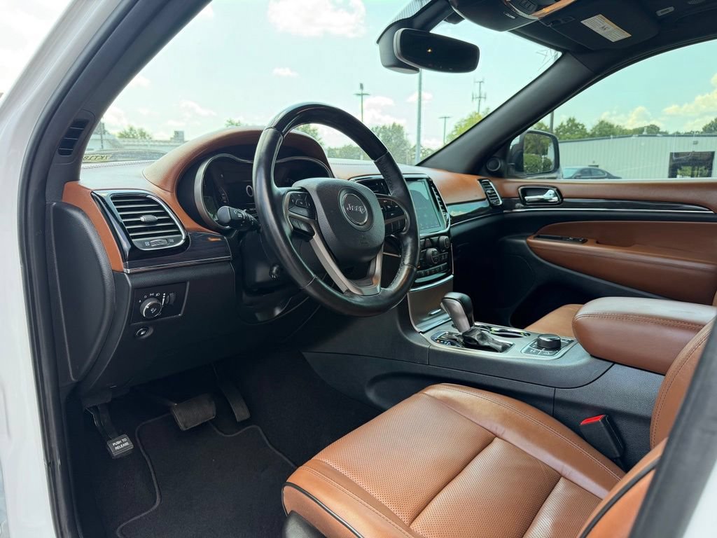 Used 2020 Jeep Grand Cherokee Overland AWD/4WD image 9