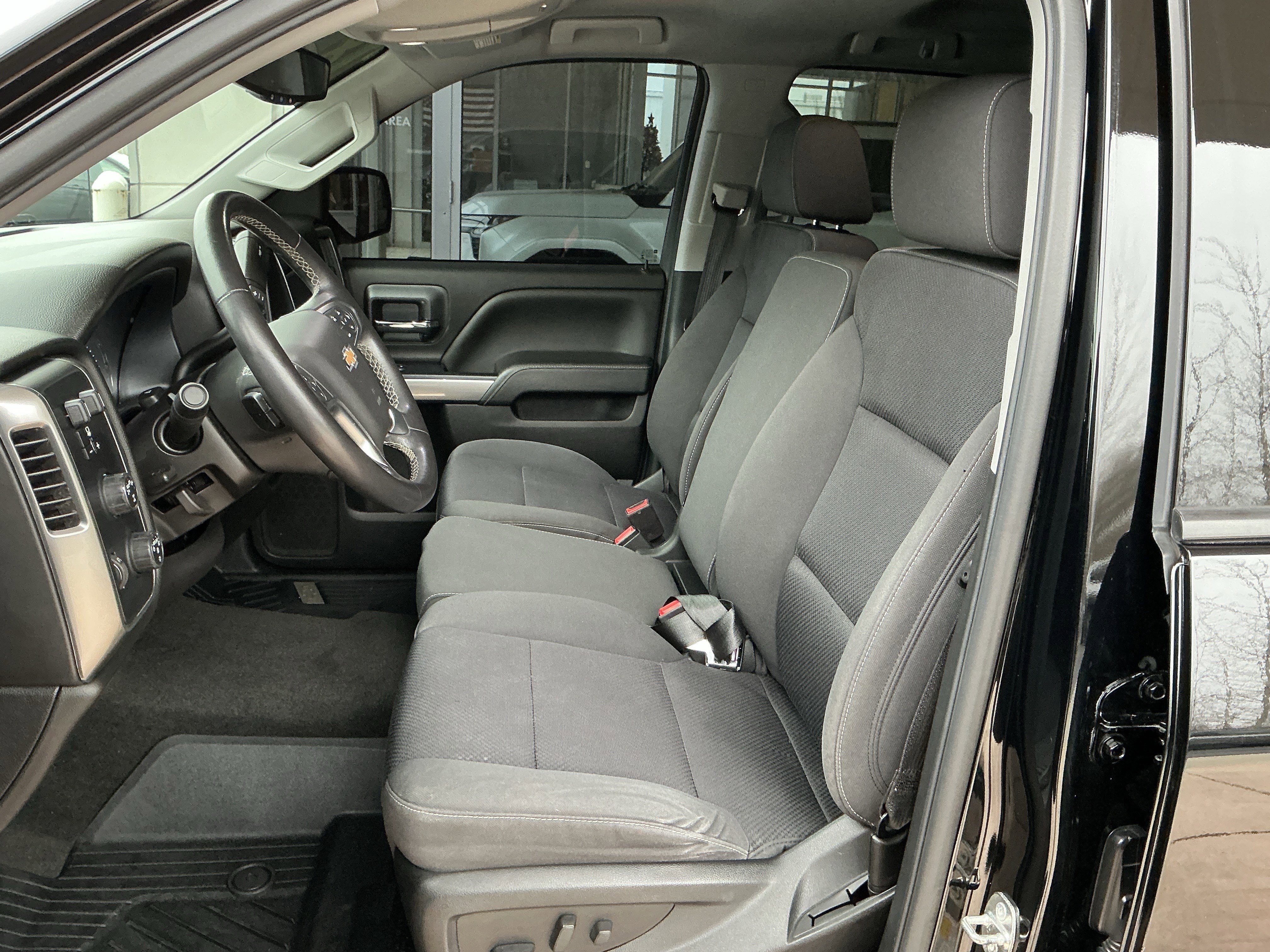 Used 2018 Chevrolet Silverado 1500 LT w/ All Star Edition image 28