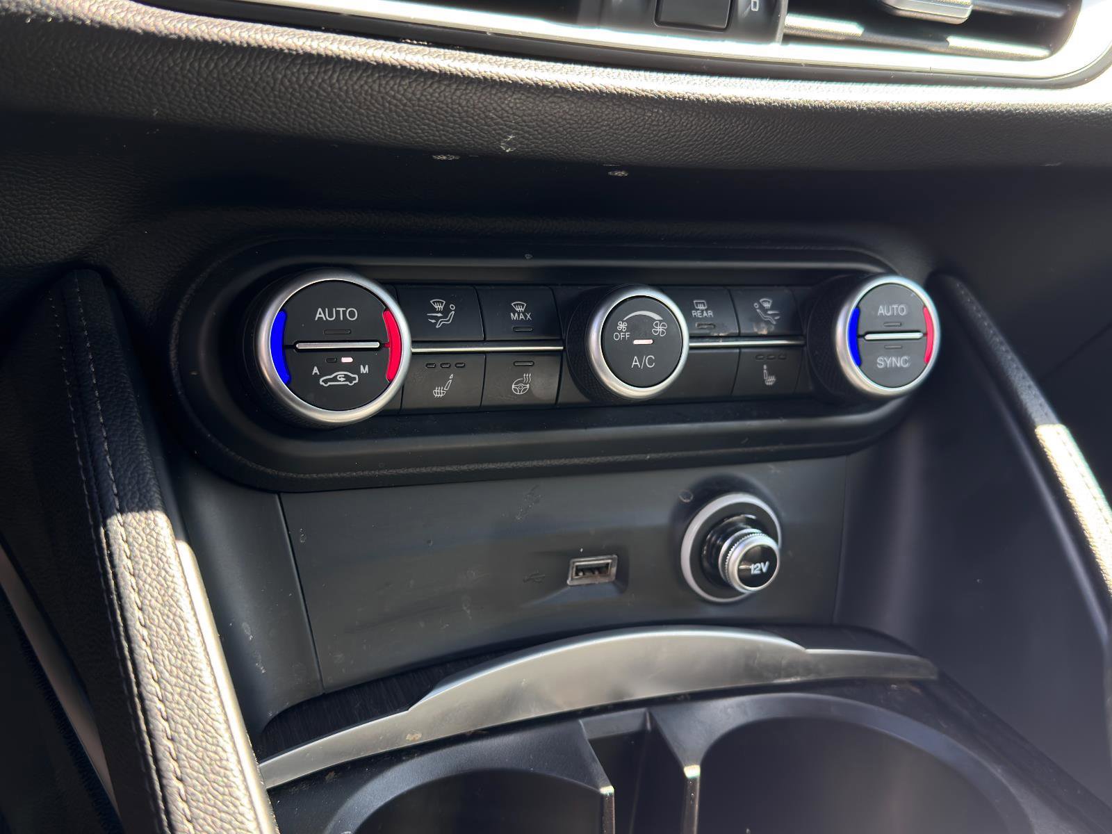 Used 2022 Alfa Romeo Stelvio Ti image 17