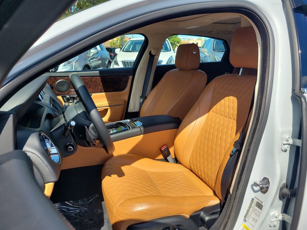 Used 2016 Jaguar XJ L Portfolio RWD image 21