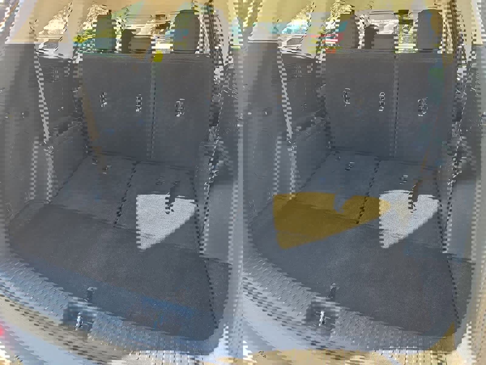 Used 2023 Kia Sorento LX image 31