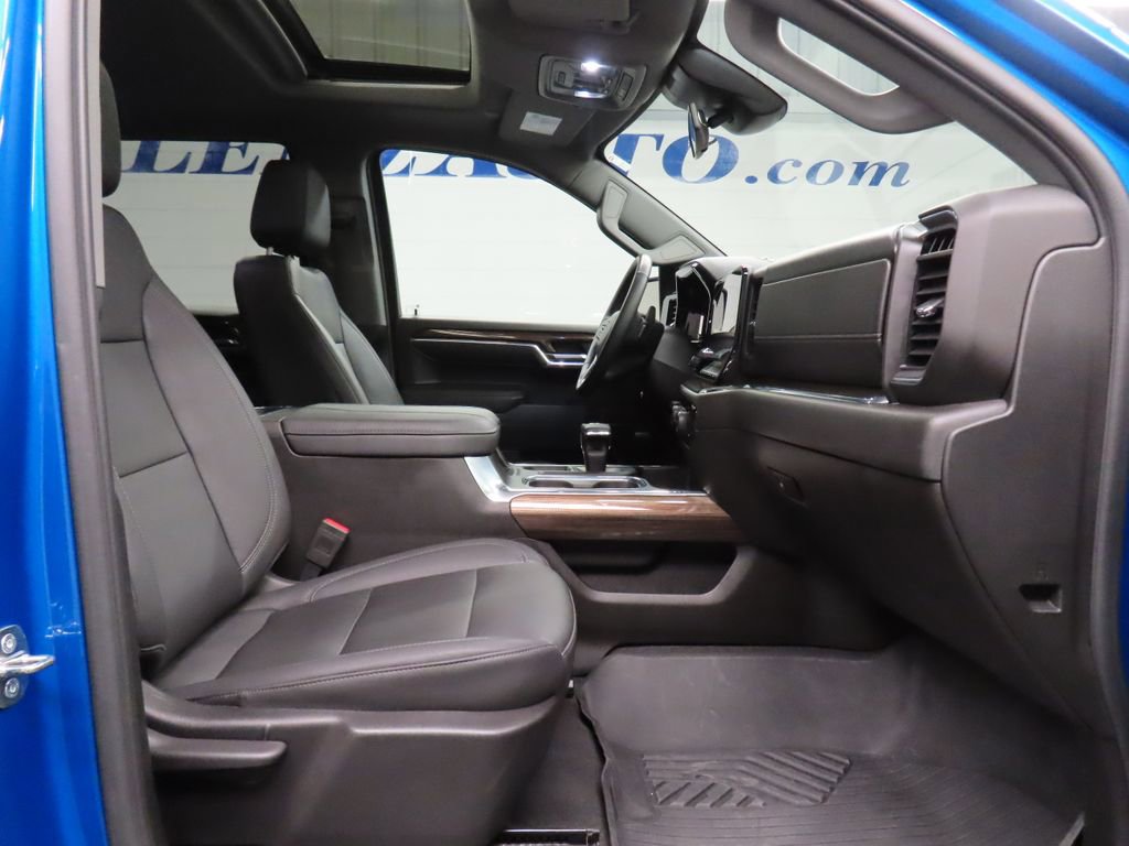 Used 2024 Chevrolet Silverado 1500 RST AWD/4WD image 34
