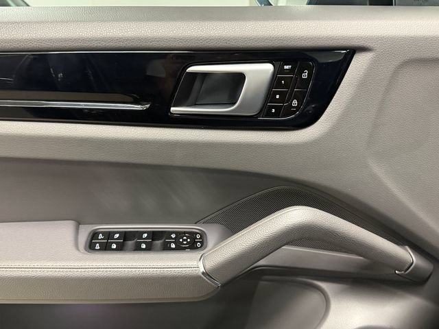 Certified 2019 Porsche Cayenne S AWD/4WD image 40
