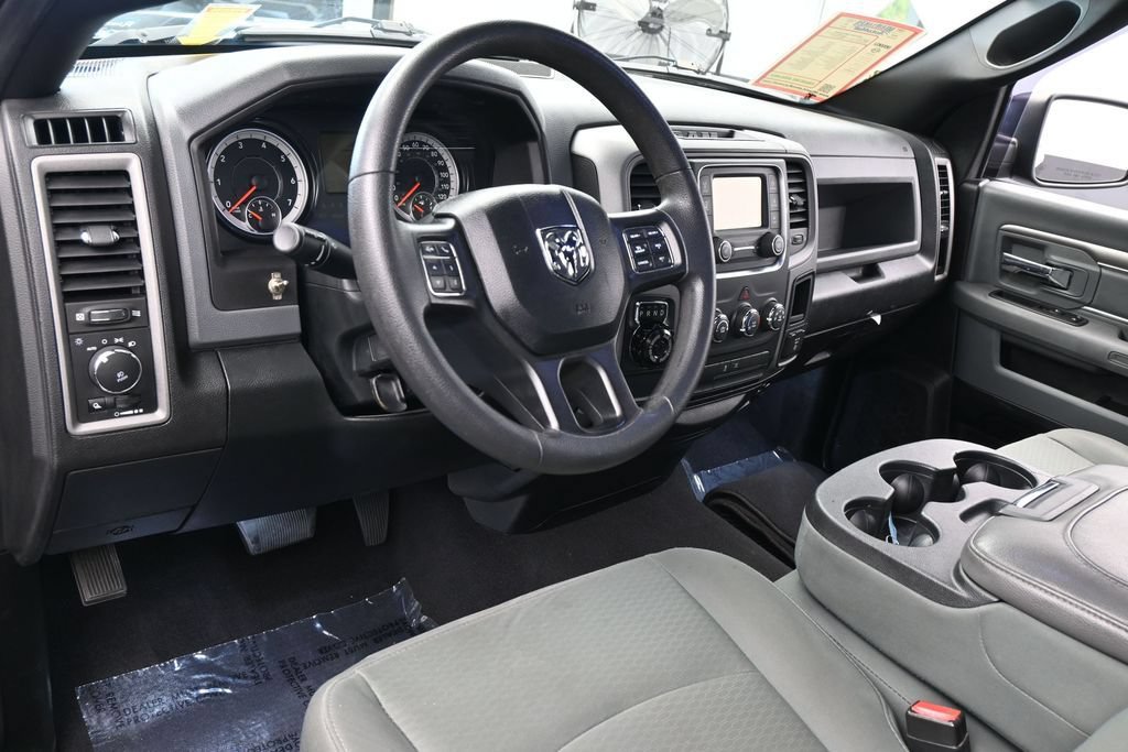 Used 2018 RAM 1500 Express w/ Black Ram 1500 Express Group RWD image 12