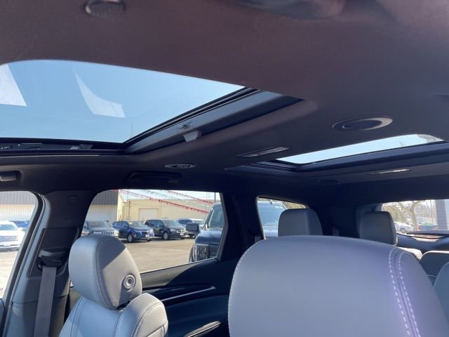 Used 2023 Buick Enclave Essence w/ Experience Buick Package image 10