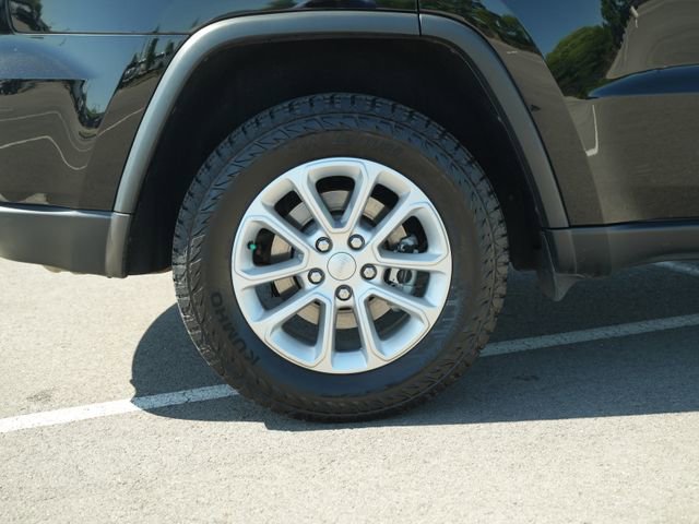 Used 2022 Jeep Grand Cherokee Laredo E RWD image 42