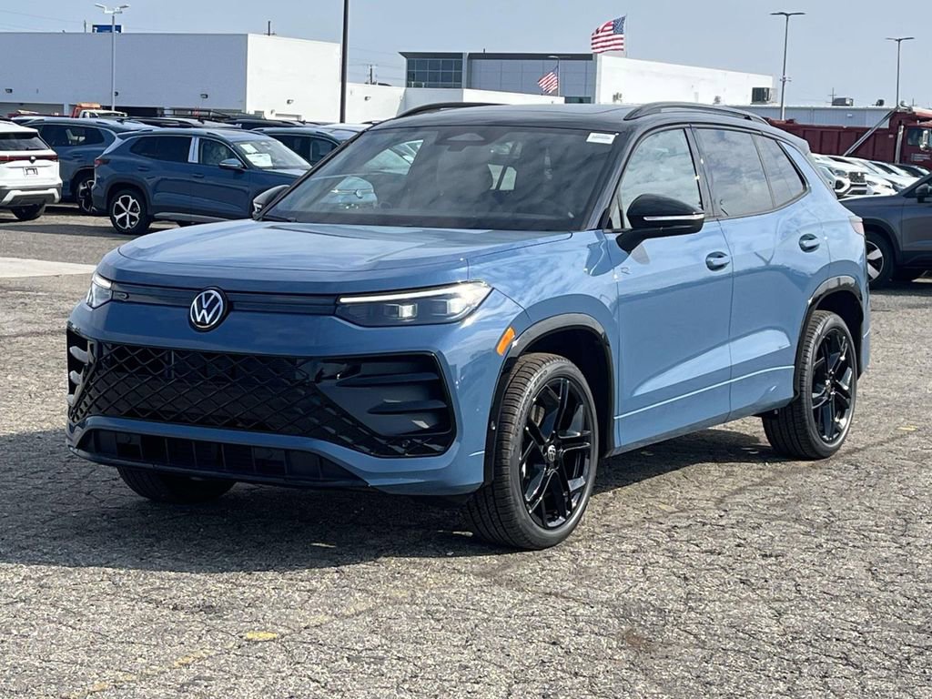New 2026 Volkswagen Tiguan SE R-Line AWD/4WD image 1