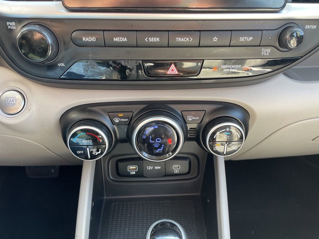 Used 2024 Hyundai Venue SEL FWD image 21