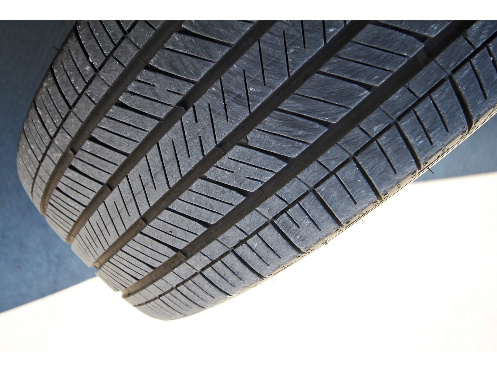 Used 2025 Kia Carnival EX image 31