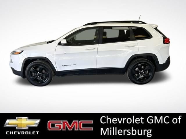 Used 2018 Jeep Cherokee Latitude w/ Altitude Package AWD/4WD image 5