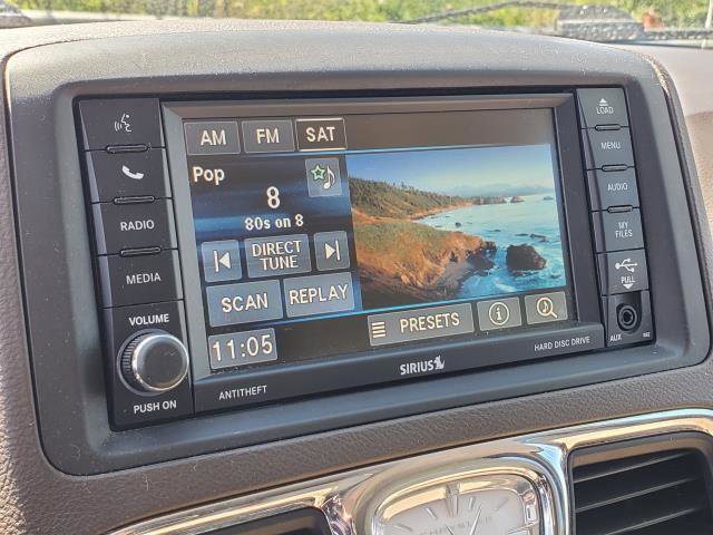 Used 2015 Chrysler Town & Country Touring FWD image 14