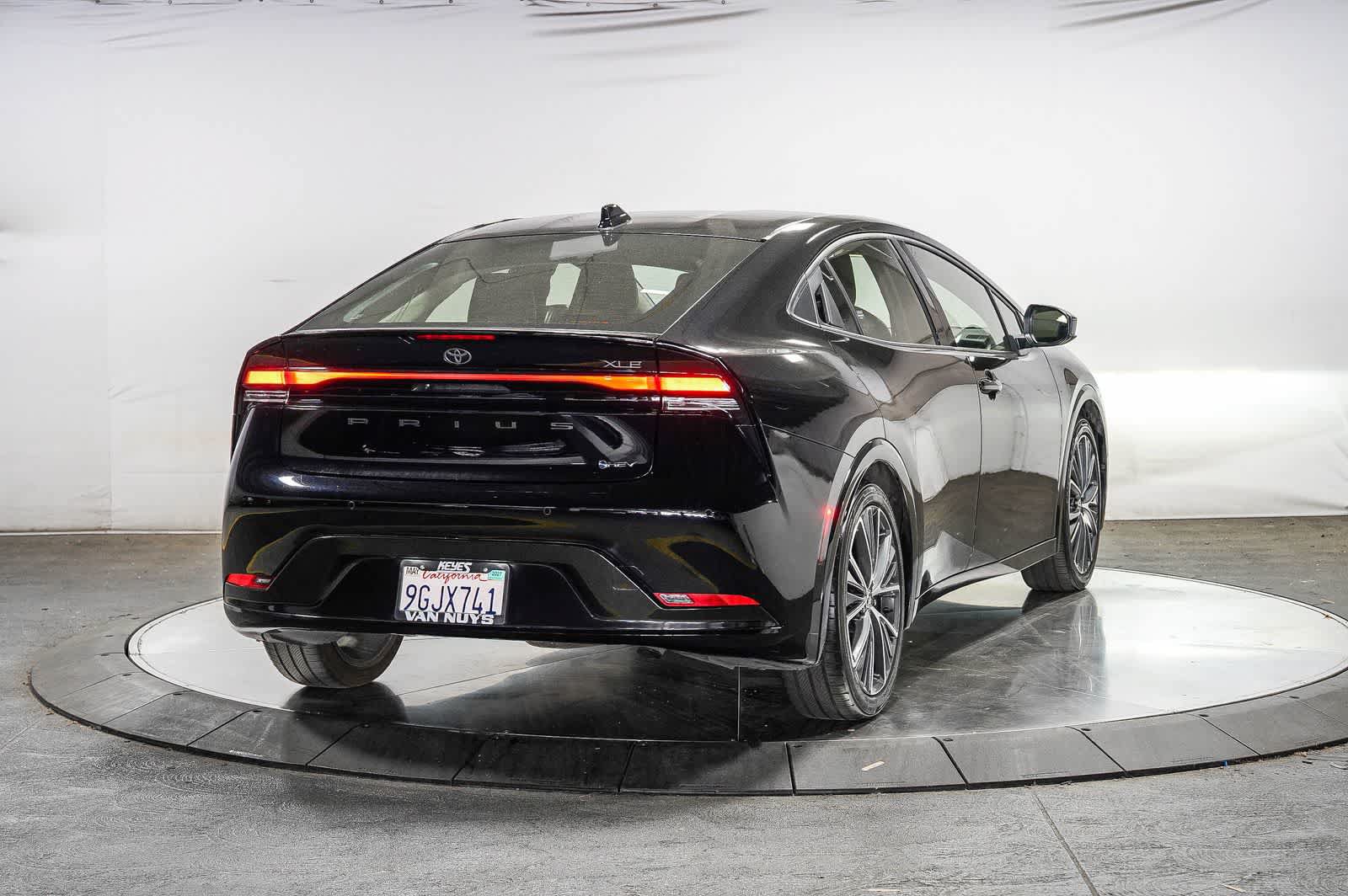 Certified 2023 Toyota Prius XLE FWD image 5