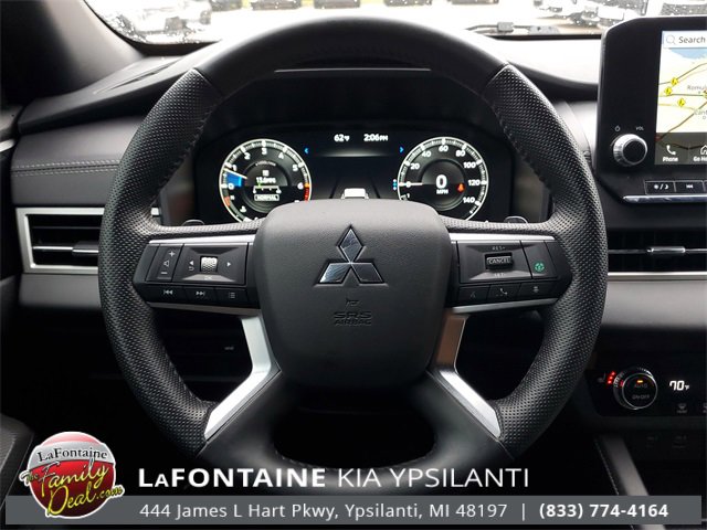 Used 2024 Mitsubishi Outlander SE Black Edition image 31