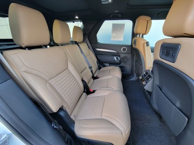 Used 2025 Land Rover Discovery Dynamic SE AWD/4WD image 22