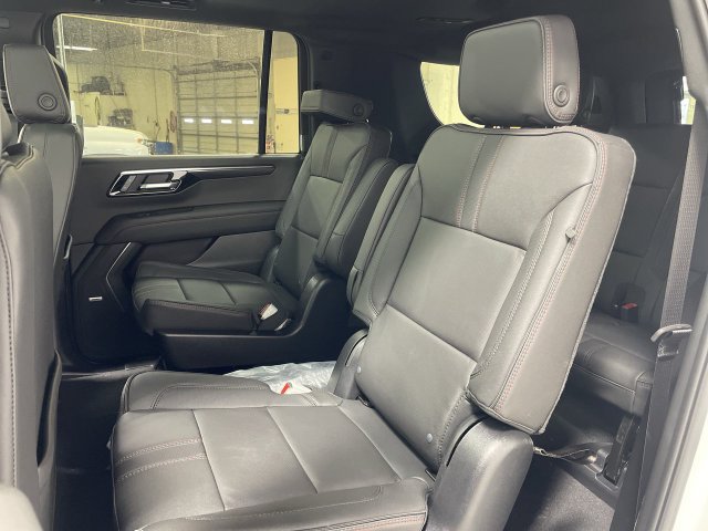 Used 2025 Chevrolet Suburban RST w/ RST Capability Package AWD/4WD image 29