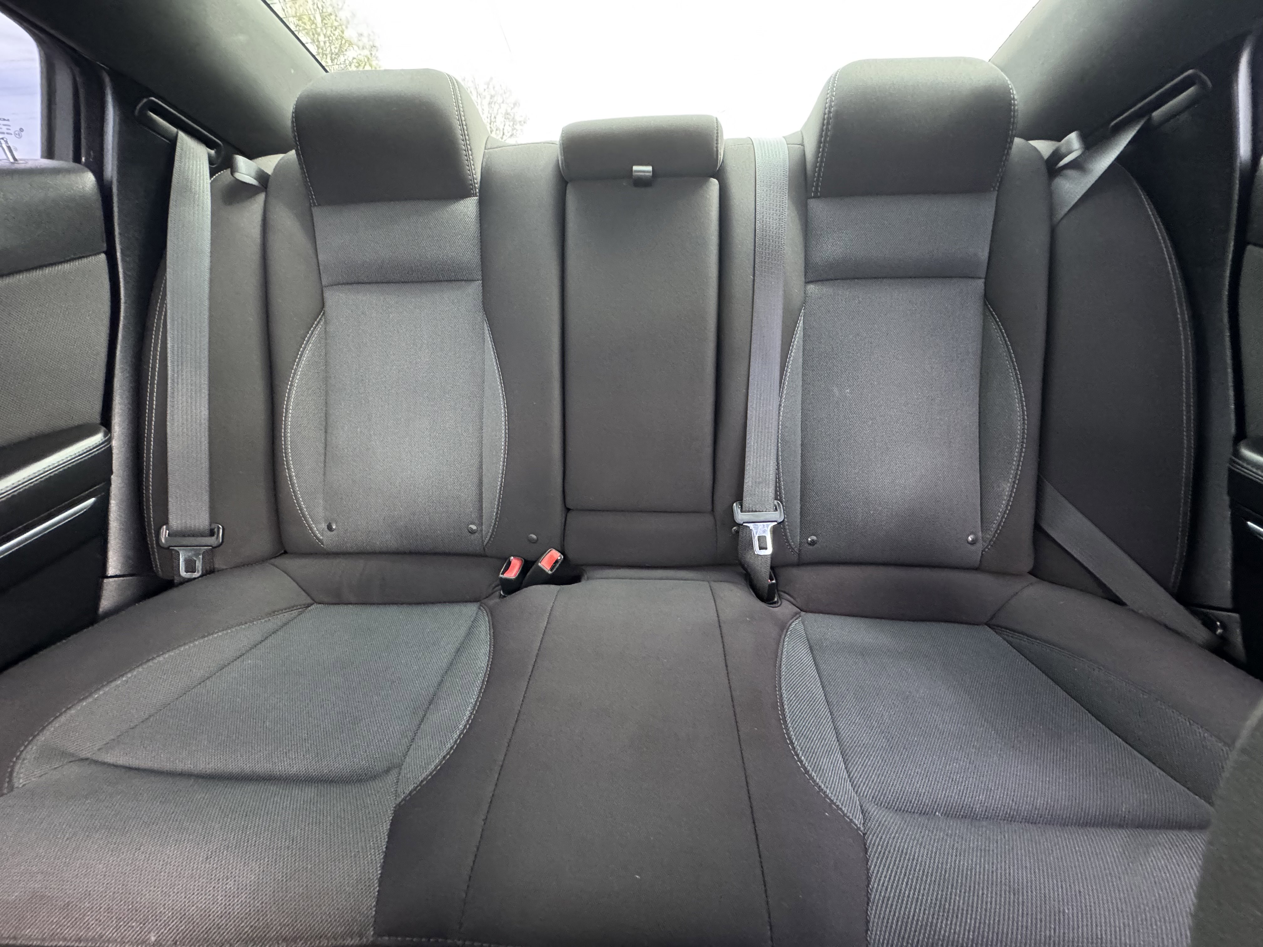 Used 2015 Dodge Charger SE w/ Sport Appearance Group image 26