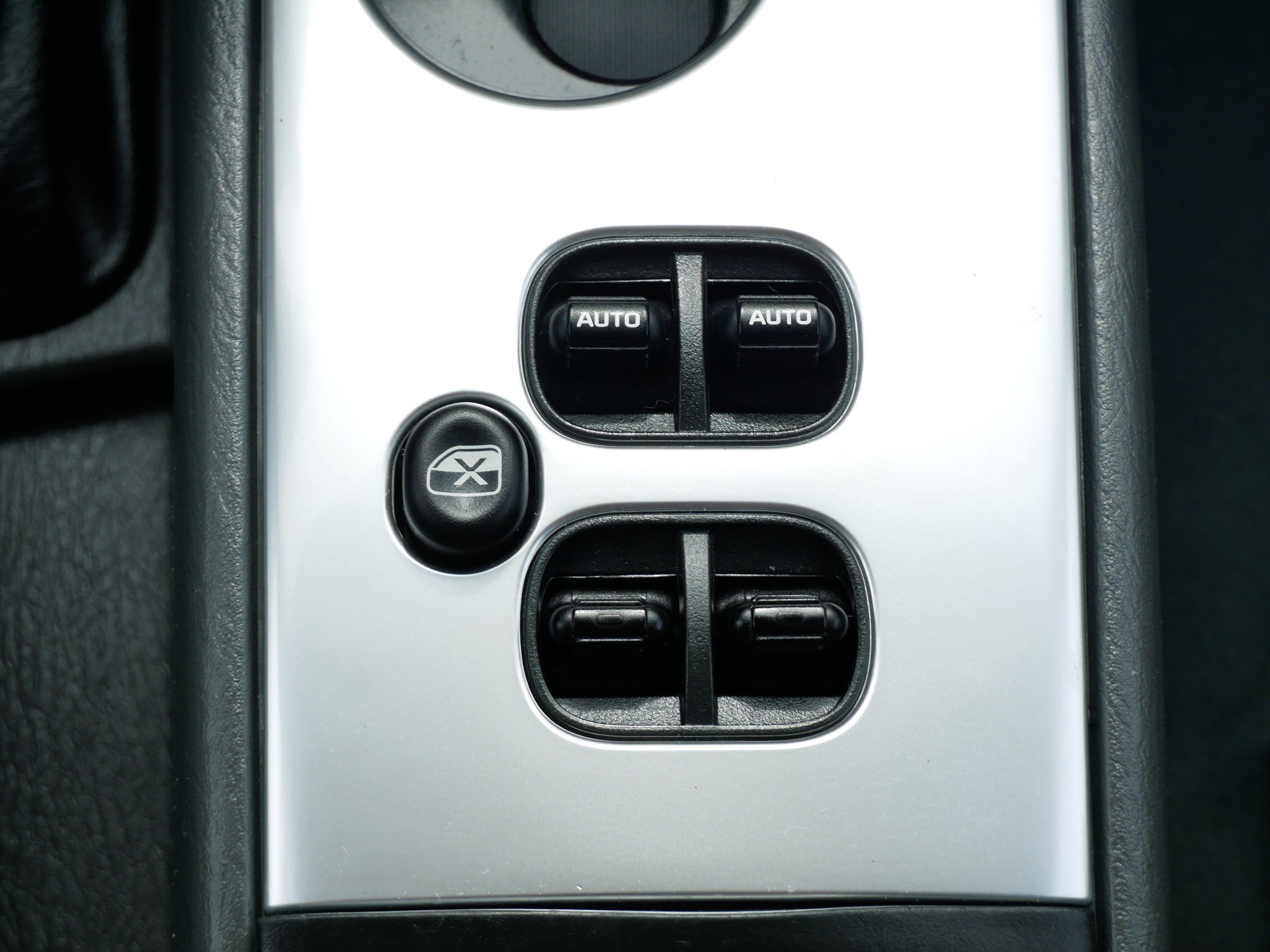 Used 2006 Jeep Liberty Limited image 25