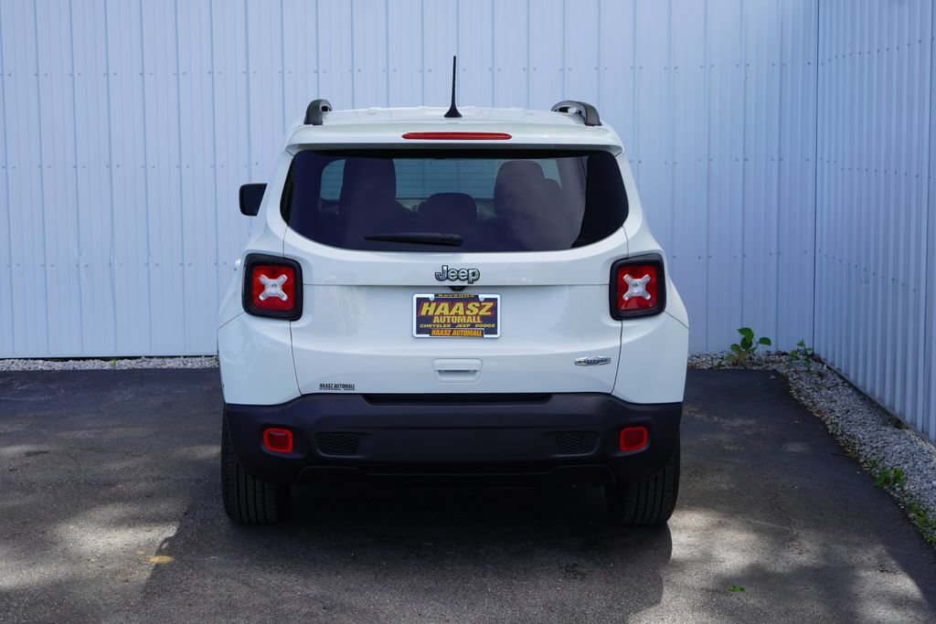 Used 2019 Jeep Renegade Latitude w/ Cold Weather Group FWD image 5
