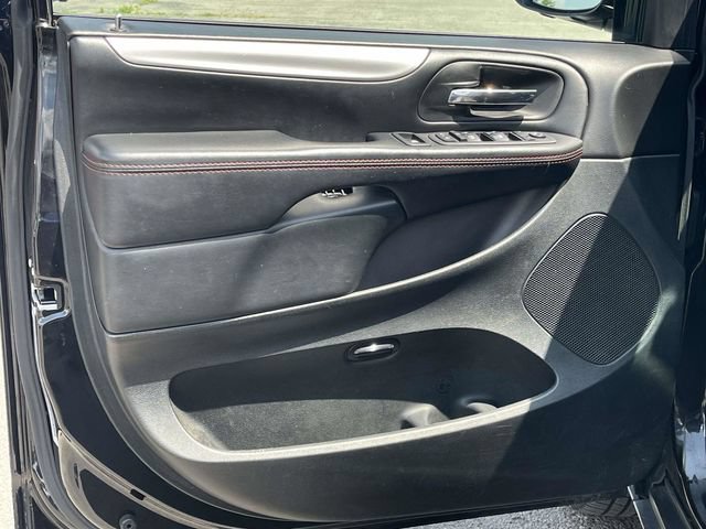 Used 2019 Dodge Grand Caravan GT FWD image 14