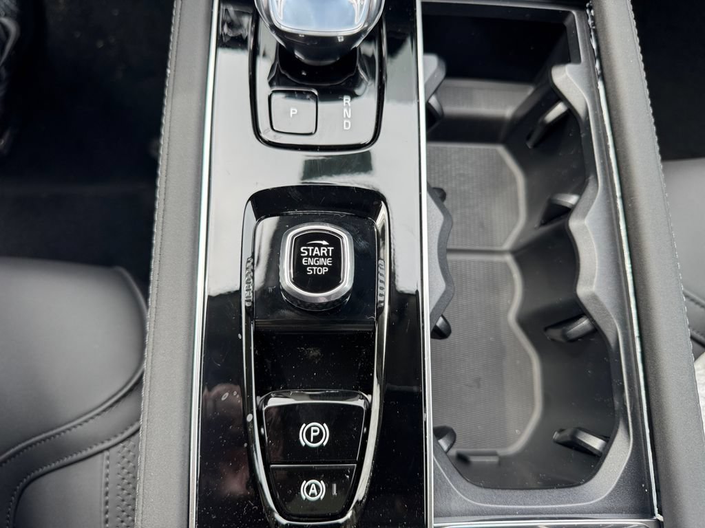 New 2026 Volvo XC90 B6 Plus w/ Protection Package Premier AWD/4WD image 19