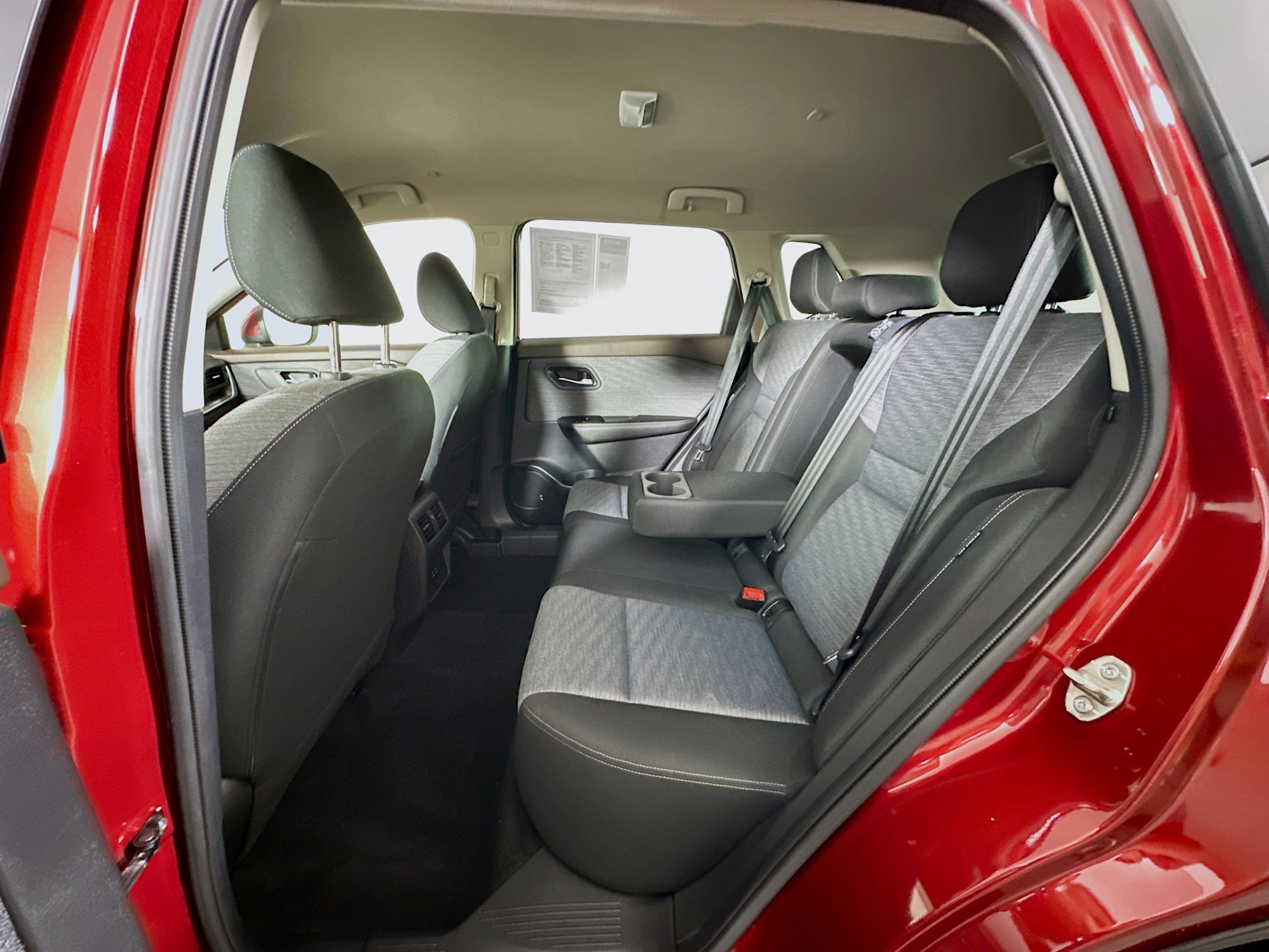 Used 2023 Nissan Rogue SV image 26