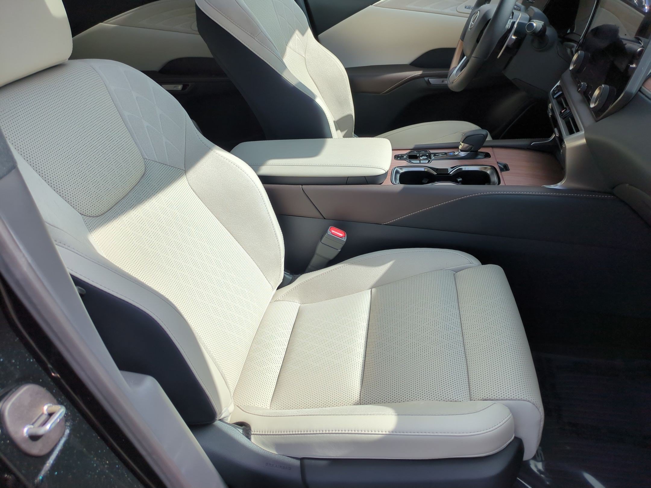 Used 2025 Lexus RX 450h AWD w/ Convenience Package image 36