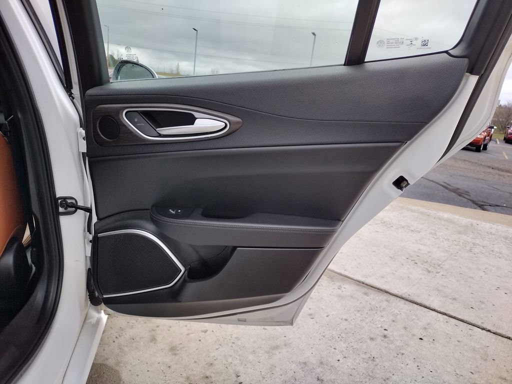 Used 2022 Alfa Romeo Giulia Ti image 17