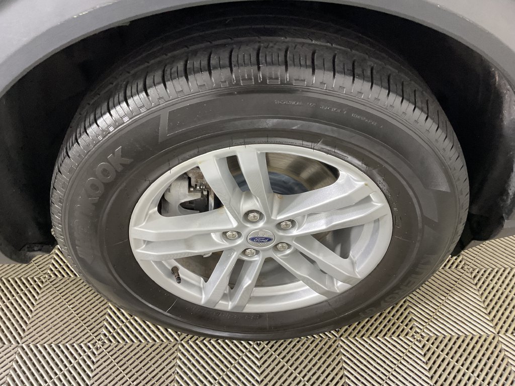 Used 2022 Ford Explorer XLT w/ Equipment Group 202A AWD/4WD image 11