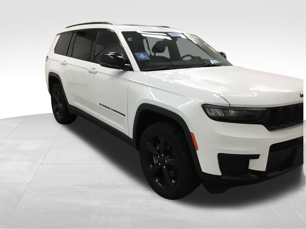 Used 2023 Jeep Grand Cherokee L Laredo AWD/4WD image 4