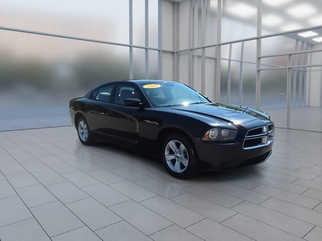 Used 2014 Dodge Charger SE RWD image 2