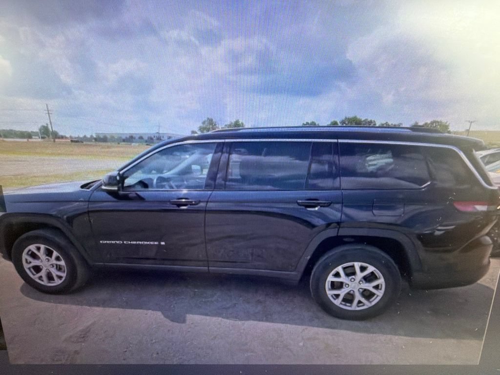 Used 2022 Jeep Grand Cherokee L Limited AWD/4WD image 6