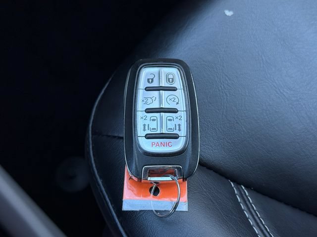 Used 2024 Chrysler Pacifica Touring-L FWD image 14