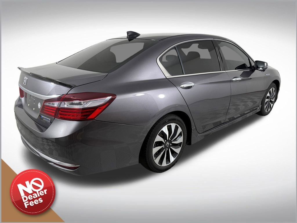 Used 2017 Honda Accord Touring image 3