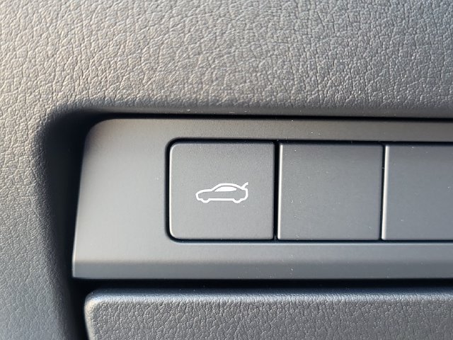 New 2026 MAZDA MAZDA3 s FWD image 18