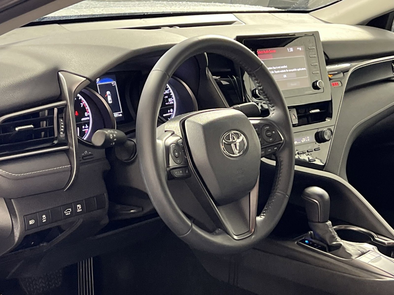 Used 2022 Toyota Camry SE image 16