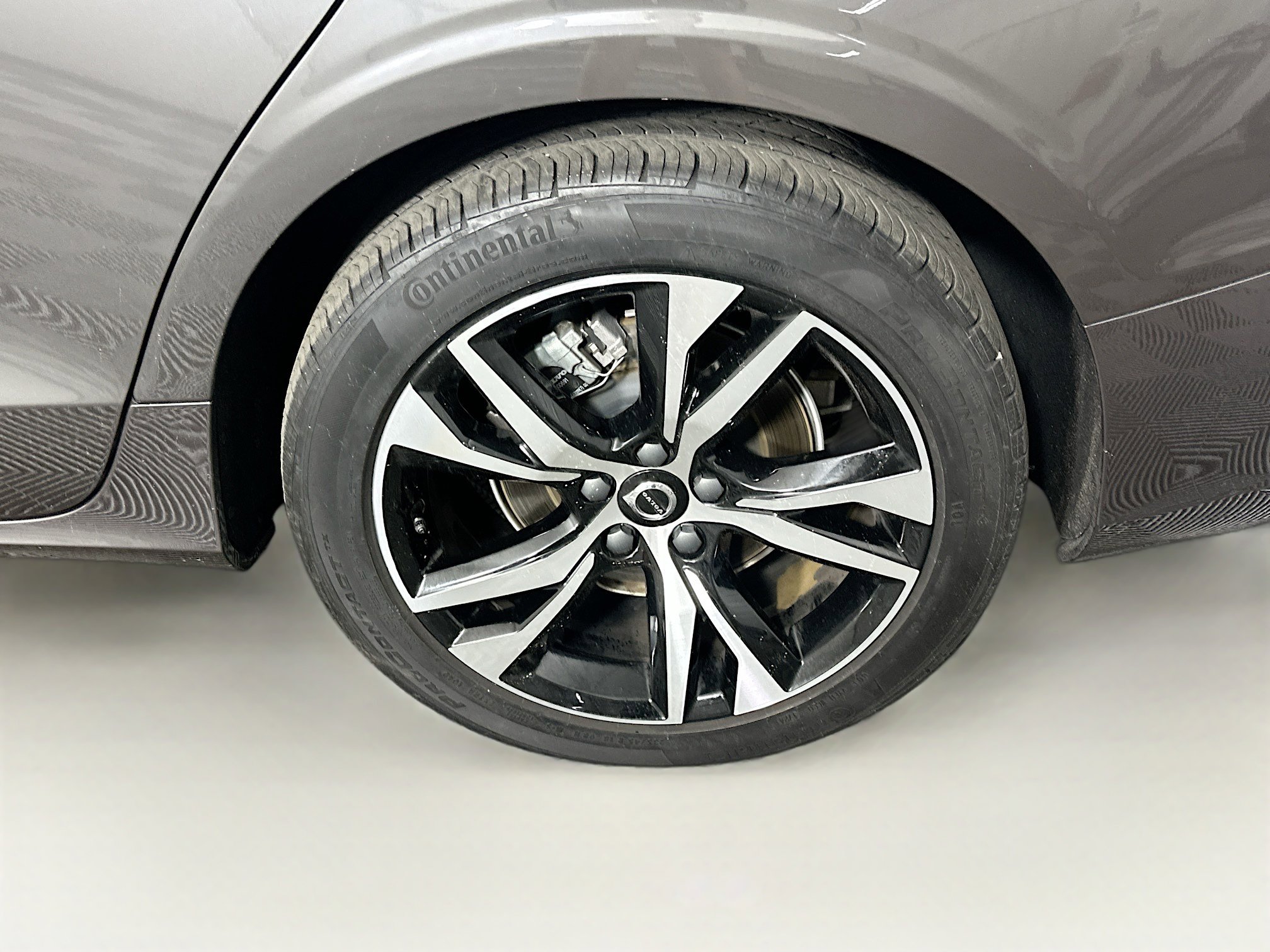 Used 2025 Volvo S60 B5 Core image 11