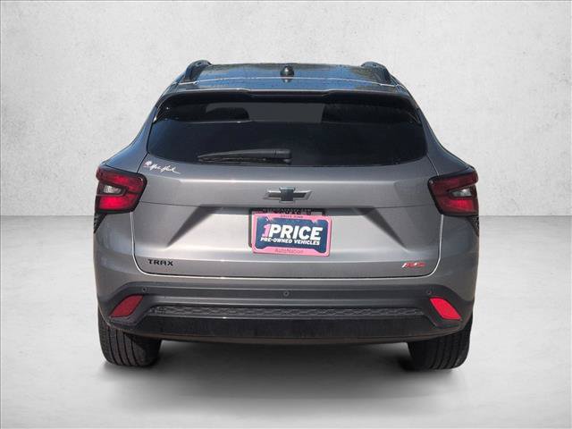 Used 2024 Chevrolet Trax RS w/ Sunroof Package FWD image 7
