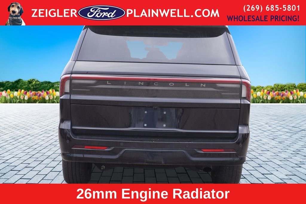 Used 2025 Lincoln Navigator Reserve w/ Jet Appearance Package image 7
