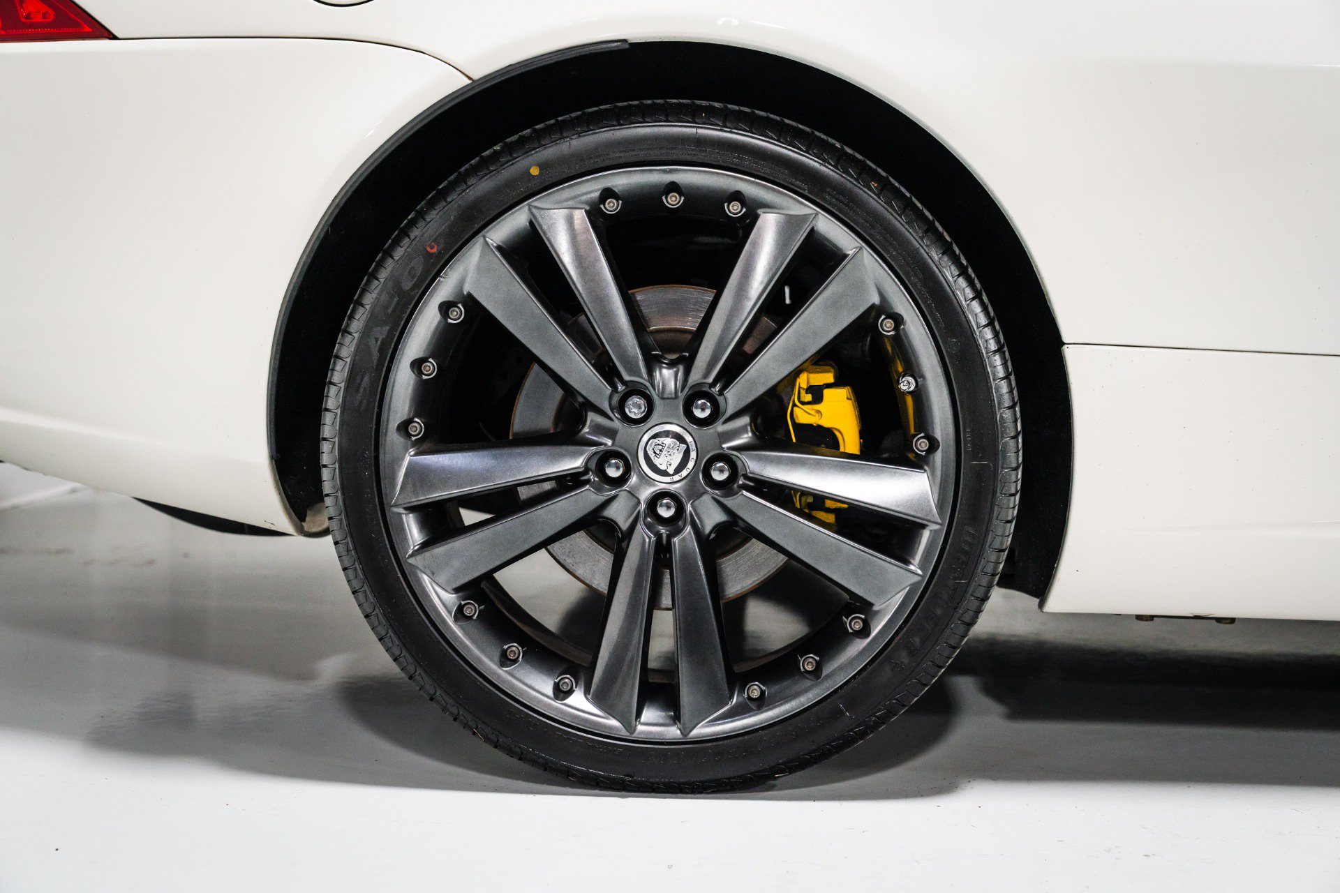 Used 2010 Jaguar XK Coupe RWD image 11