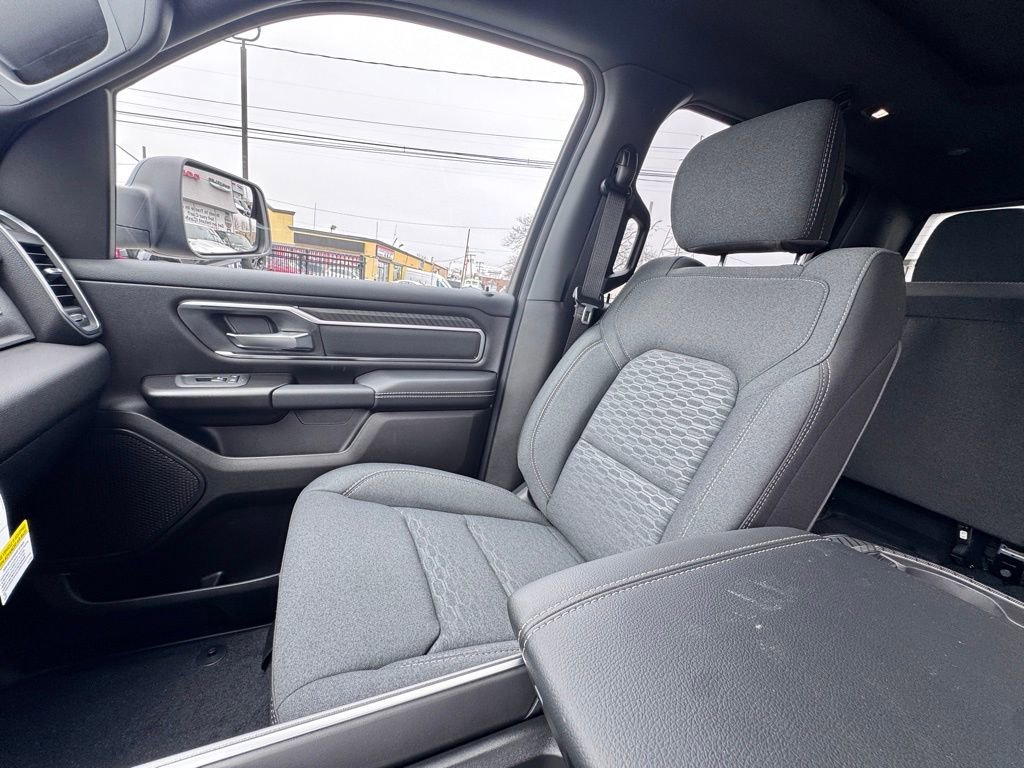 New 2026 RAM 1500 4x4 Crew Cab image 15