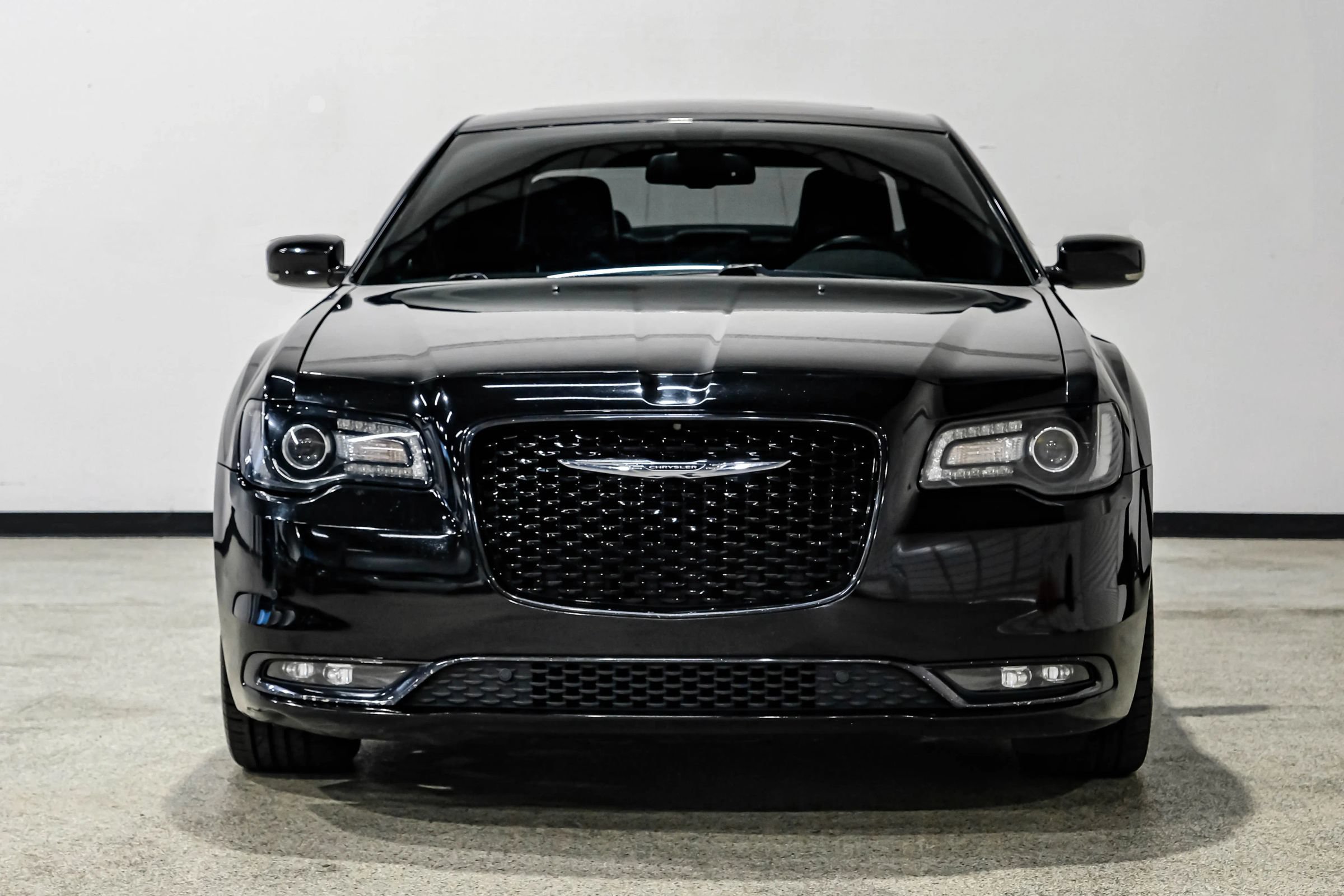 Used 2015 Chrysler 300 S w/ 300S Premium Group RWD image 3