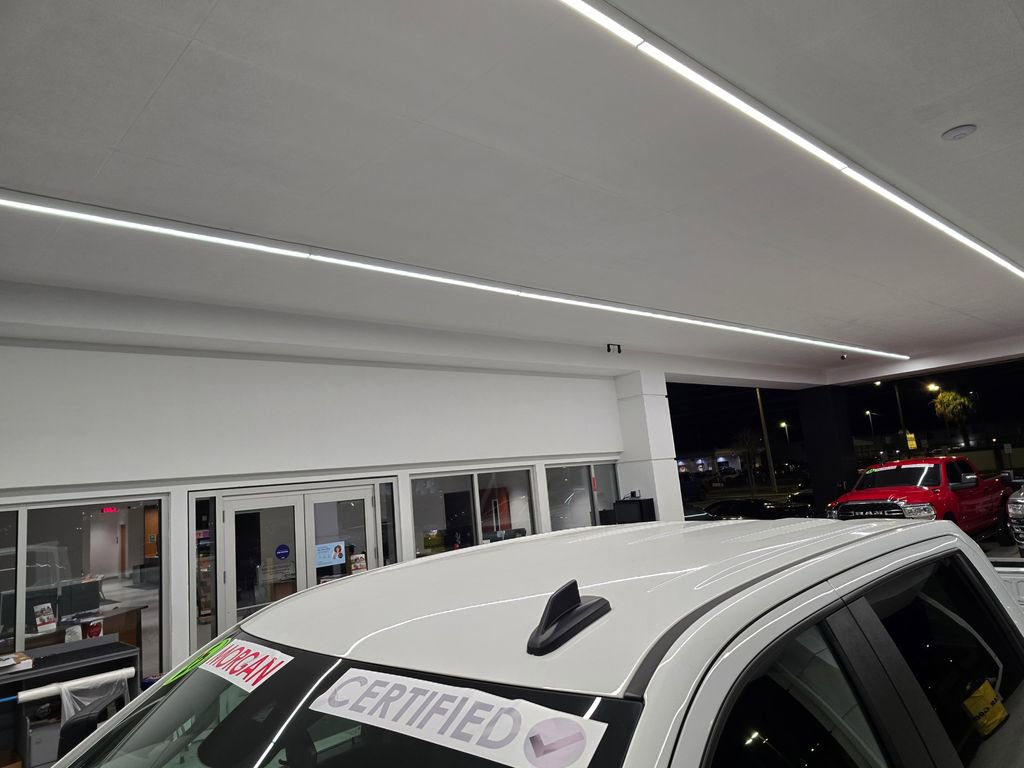 Used 2025 Chevrolet Silverado 2500 LT w/ Convenience Package image 15