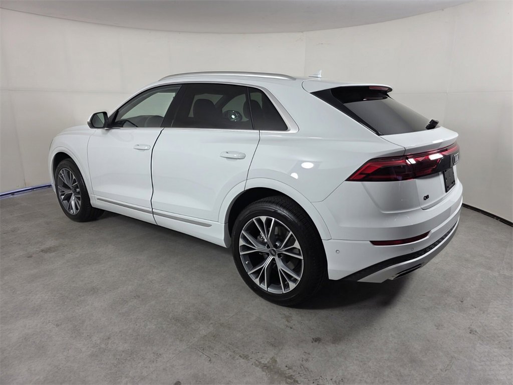 Used 2025 Audi Q8 Premium w/ Convenience Package image 6