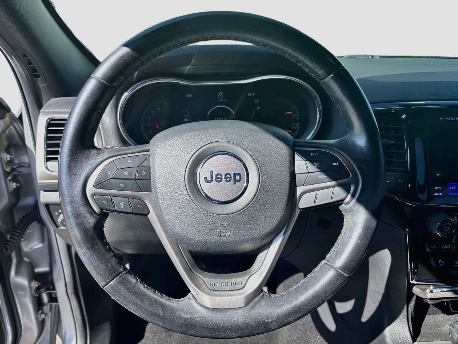 Used 2021 Jeep Grand Cherokee Laredo X AWD/4WD image 11